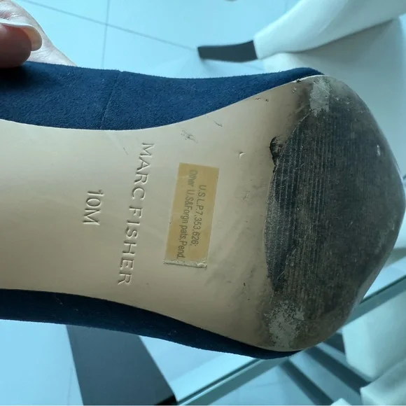 Marc Fisher suede pumps - Picture 6 of 6